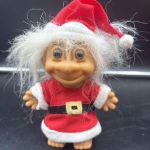 Vintage 5 Inch Russ Santa Christmas Troll Doll  #18278 With Brown Eyes